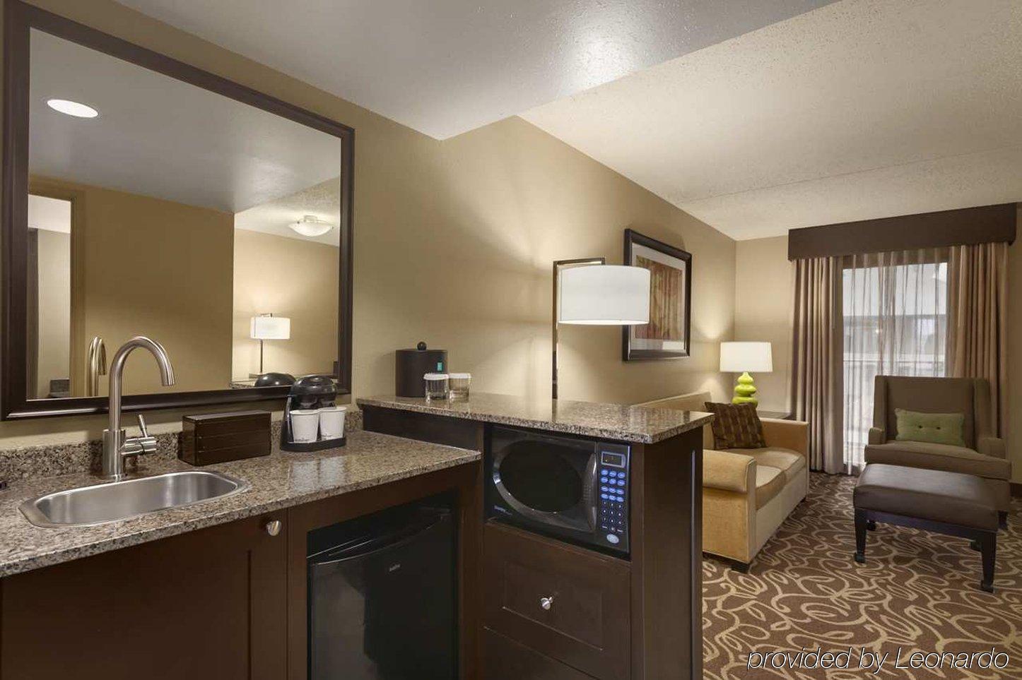 Embassy Suites Pittsburgh - International Airport Coraopolis Esterno foto