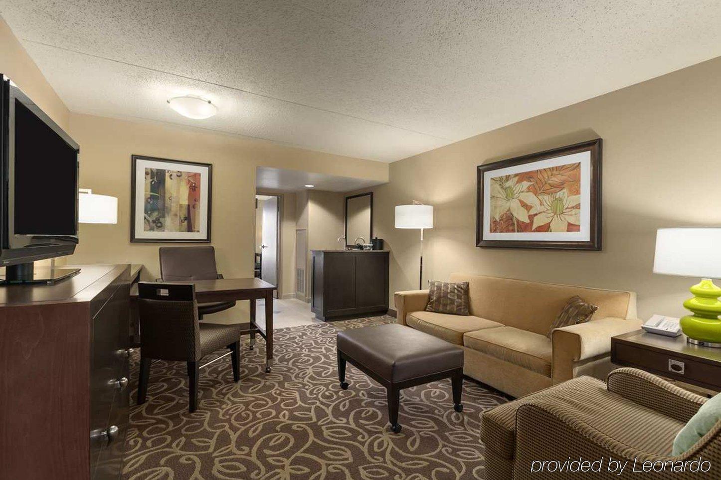 Embassy Suites Pittsburgh - International Airport Coraopolis Esterno foto