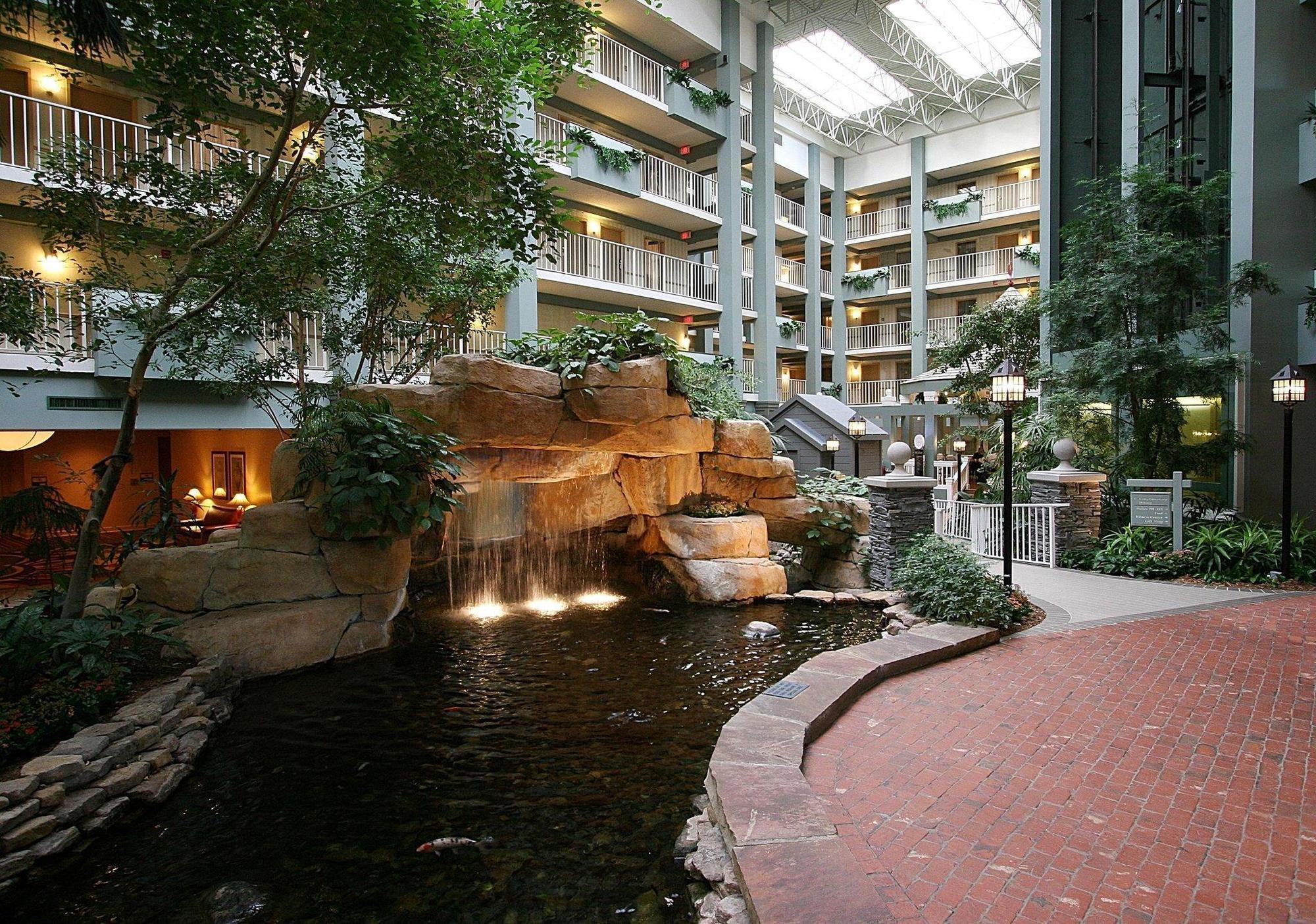 Embassy Suites Pittsburgh - International Airport Coraopolis Esterno foto